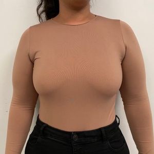SKIMS ESSENTIAL CREW NECK LONG SLEEVE BODYSUIT
